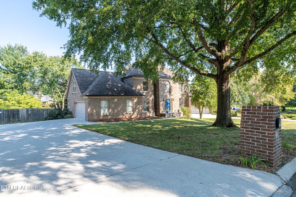 Photo of 327 Sundown Rd, Knoxville, TN 37934 (MLS # 1353725)