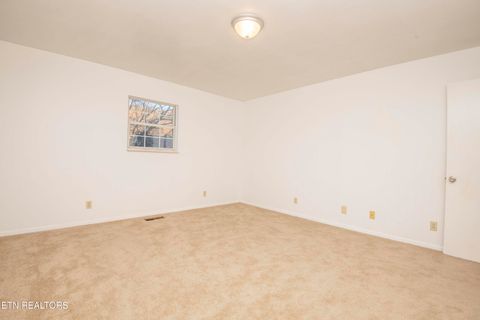 Tiny photo for 400 Furnace Ave, Rockwood, TN 37854 (MLS # 1329357)