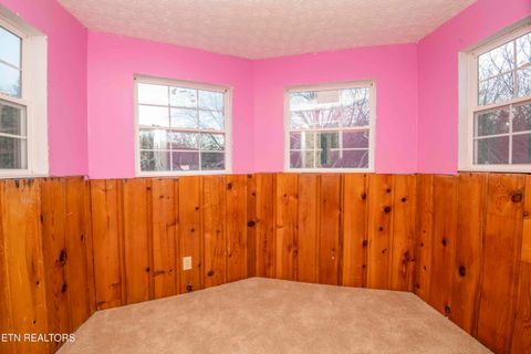 Tiny photo for 400 Furnace Ave, Rockwood, TN 37854 (MLS # 1329357)