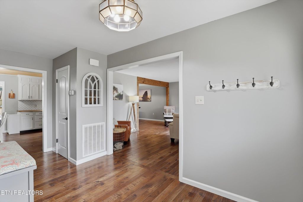 Photo of 7940 Castlecomb Rd, Powell, TN 37849 (MLS # 1329389)