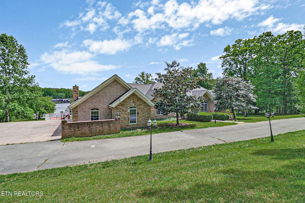 Photo of 310 Old Stagecoach Place, Crossville, TN 38571 (MLS # 1340796)