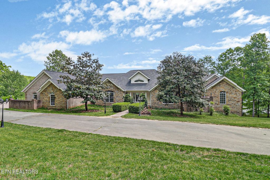 Photo of 310 Old Stagecoach Place, Crossville, TN 38571 (MLS # 1340796)