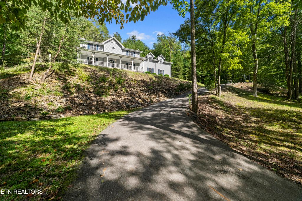 Photo of 2673 S Clear Fork Rd, Sevierville, TN 37862 (MLS # 1321972)