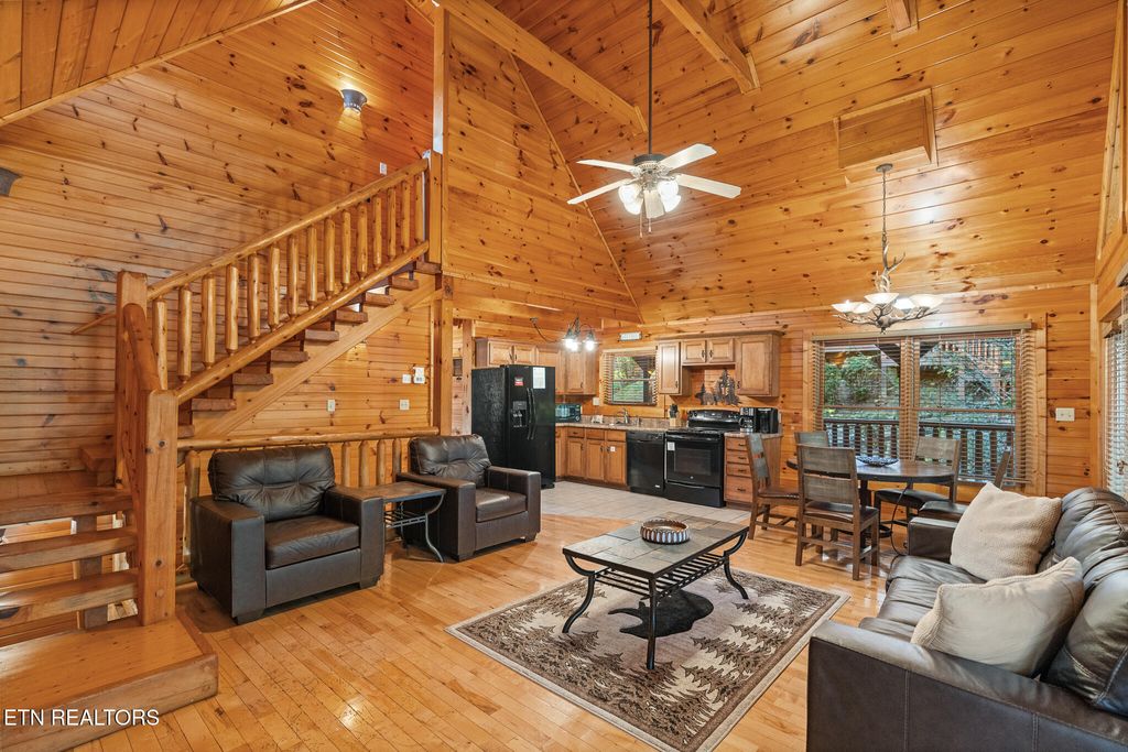 Photo of 753 Glory Ridge Way, Gatlinburg, TN 37738 (MLS # 1319503)