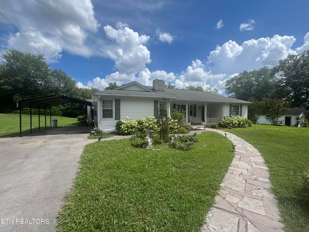 Photo of 246 Harding Rd, Harriman, TN 37748 (MLS # 1309019)