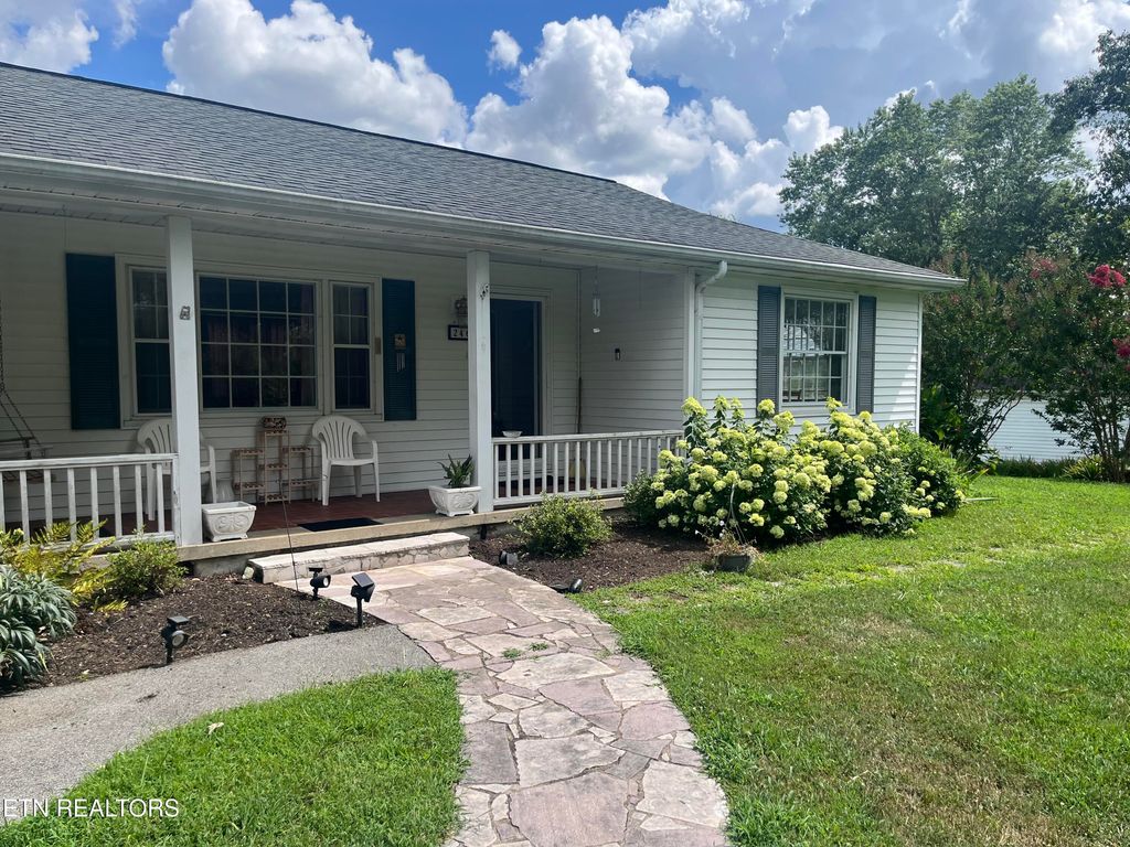 Photo of 246 Harding Rd, Harriman, TN 37748 (MLS # 1309019)