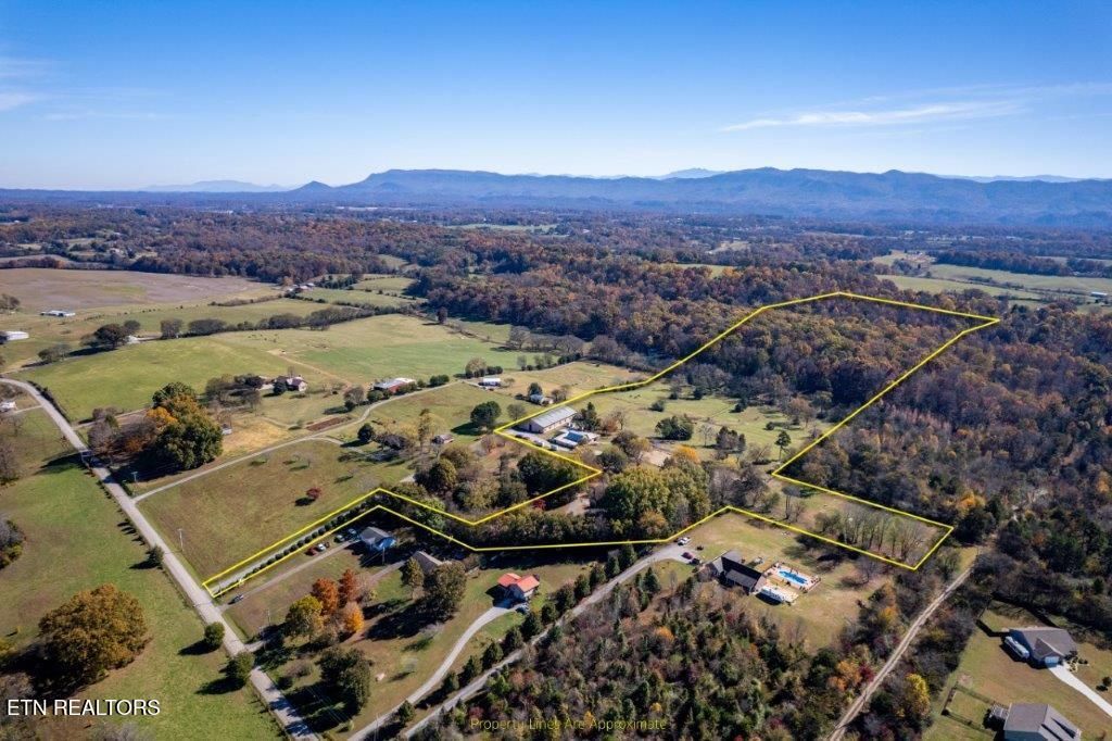 Photo of 4728 N Wildwood Rd, Maryville, TN 37804 (MLS # 1321271)