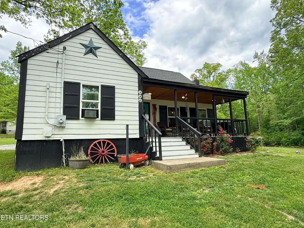 Photo of 586 Rugby Hwy, Robbins, TN 37852 (MLS # 1349231)