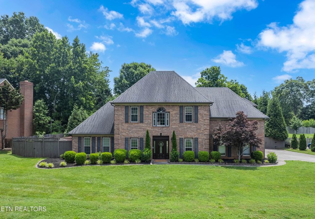 Photo of 10706 Eagle Glen Drive, Knoxville, TN 37922 (MLS # 1342836)