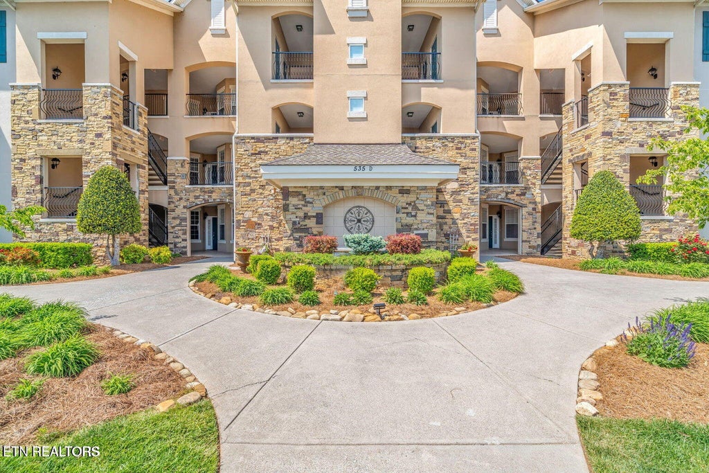 Photo of 535 Rarity Bay Pkwy #201, Vonore, TN 37885 (MLS # 1354116)