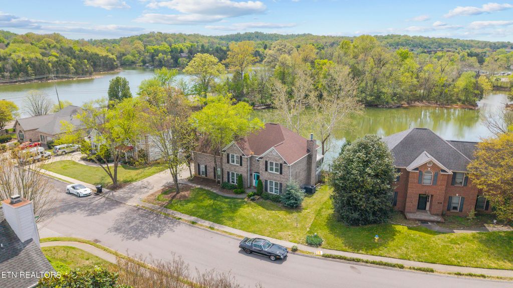 Photo of 1931 Northshore Hills Blvd, Knoxville, TN 37922 (MLS # 1335968)