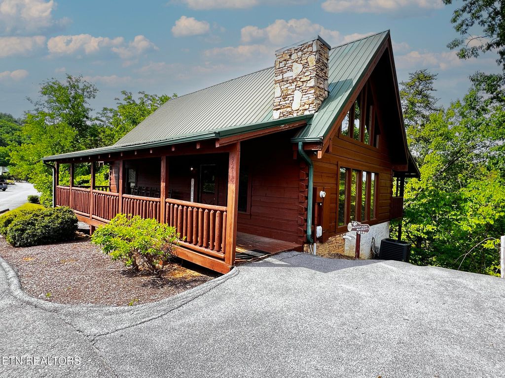Photo of 3216 White Falcon Way #19, Pigeon Forge, TN 37863 (MLS # 1338772)