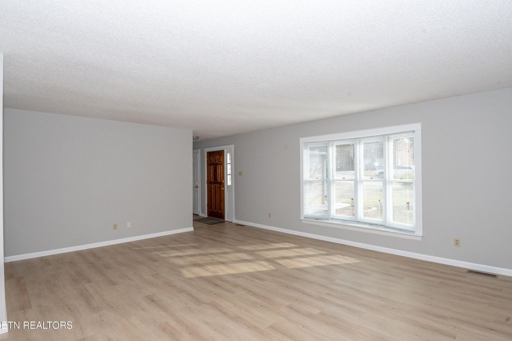 Photo of 1421 Cedar Park Drive, Maryville, TN 37803 (MLS # 1324230)