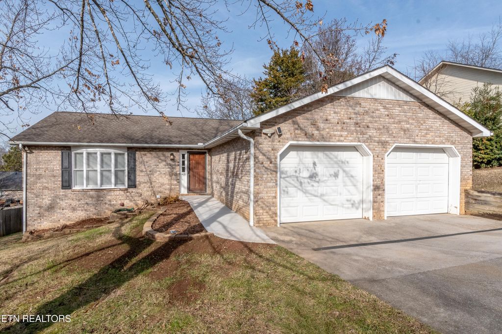 Photo of 1421 Cedar Park Drive, Maryville, TN 37803 (MLS # 1324230)