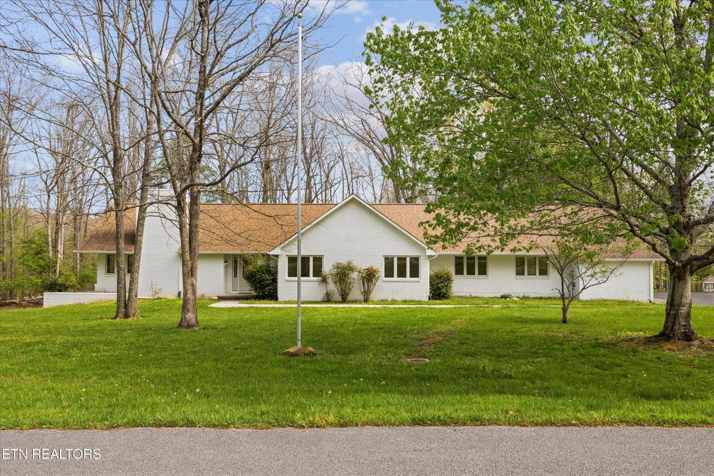 Photo of 696 Laurel Circle, Crossville, TN 38555 (MLS # 1336850)