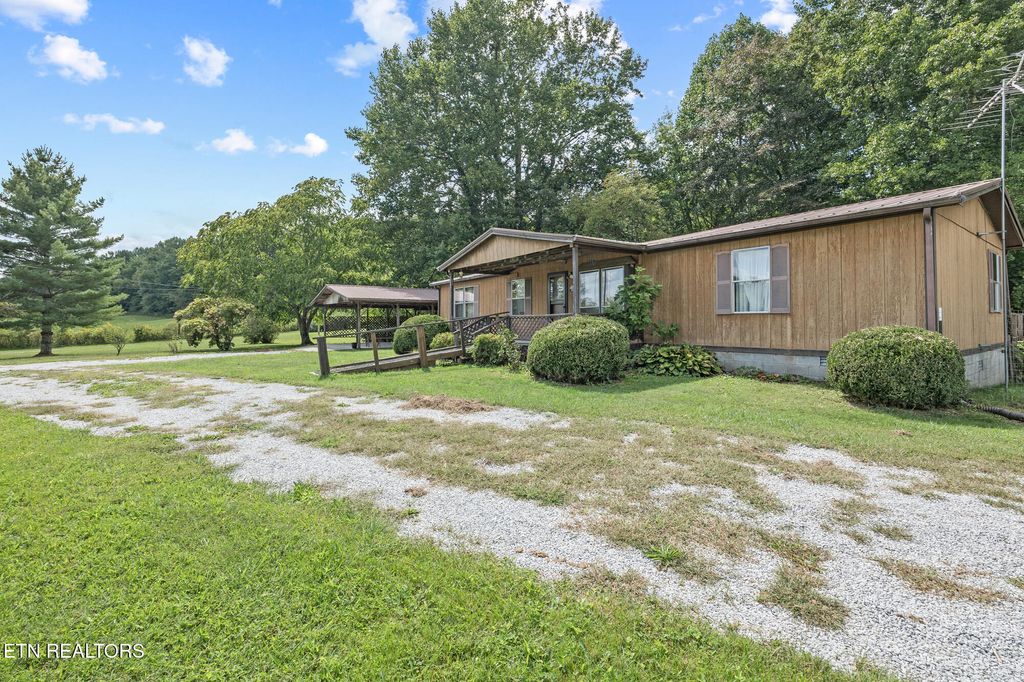 Photo of 1345 Midway Rd, Crossville, TN 38572 (MLS # 1308669)