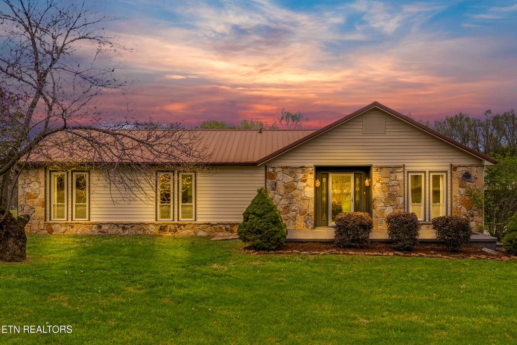 Photo of 157 Johnson Drive, Lenoir City, TN 37771 (MLS # 1335196)