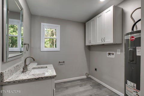 Tiny photo for 107 Bermuda Rd, Oak Ridge, TN 37830 (MLS # 1351218)