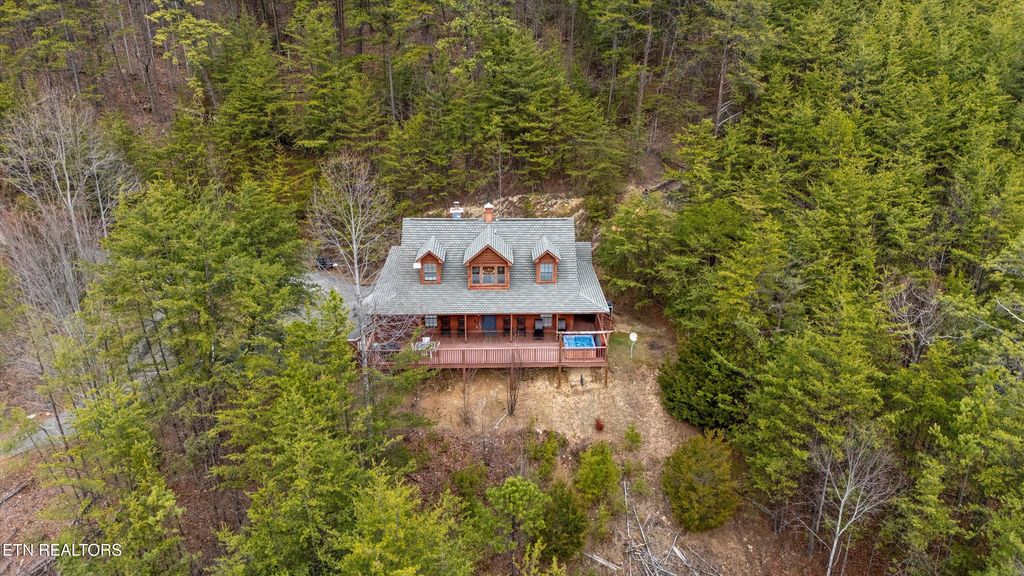 Photo of 2059 Wicks Way, Sevierville, TN 37876 (MLS # 1337448)