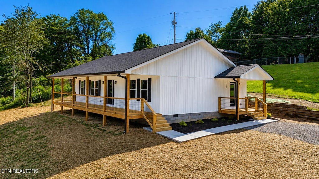 Photo of 125 Canada Drive, Oneida, TN 37841 (MLS # 1350312)