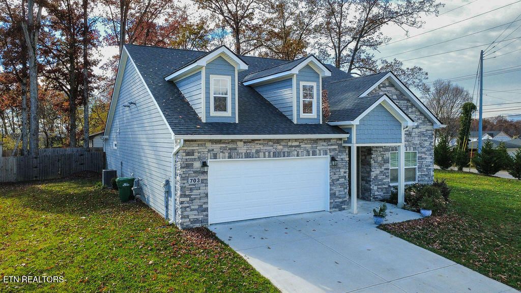 Photo of 703 Greenhead Lane, Knoxville, TN 37924 (MLS # 1321594)