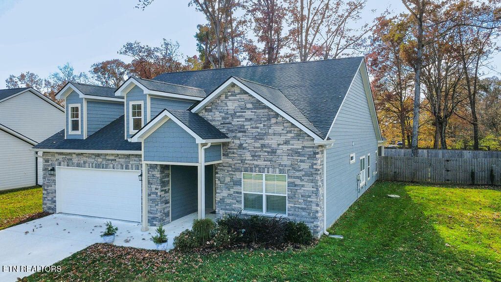 Photo of 703 Greenhead Lane, Knoxville, TN 37924 (MLS # 1321594)