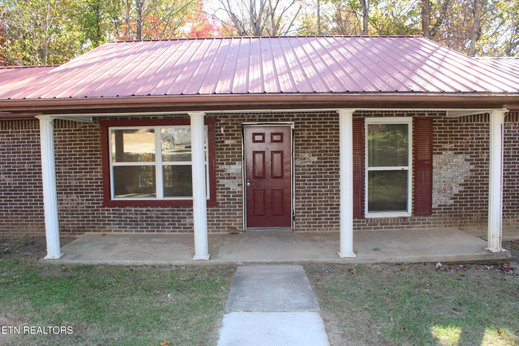 Photo of 100 Cliff Lane, Jamestown, TN 38556 (MLS # 1360668)