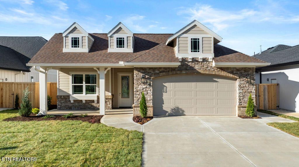 Photo of 131 E Westcott Overlook, Oak Ridge, TN 37830 (MLS # 1289364)