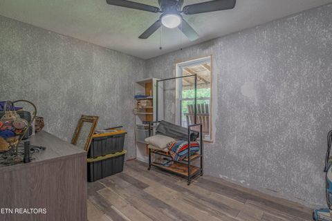 Tiny photo for 222 Walden Ave, Oliver Springs, TN 37840 (MLS # 1343012)