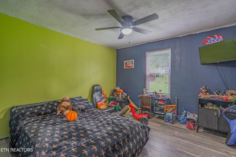 Tiny photo for 222 Walden Ave, Oliver Springs, TN 37840 (MLS # 1343012)