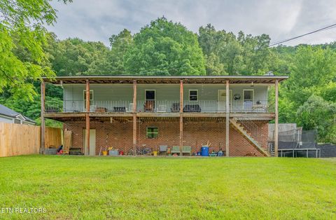 Photo of 222 Walden Ave, Oliver Springs, TN 37840 (MLS # 1343012)