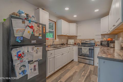 Tiny photo for 222 Walden Ave, Oliver Springs, TN 37840 (MLS # 1343012)