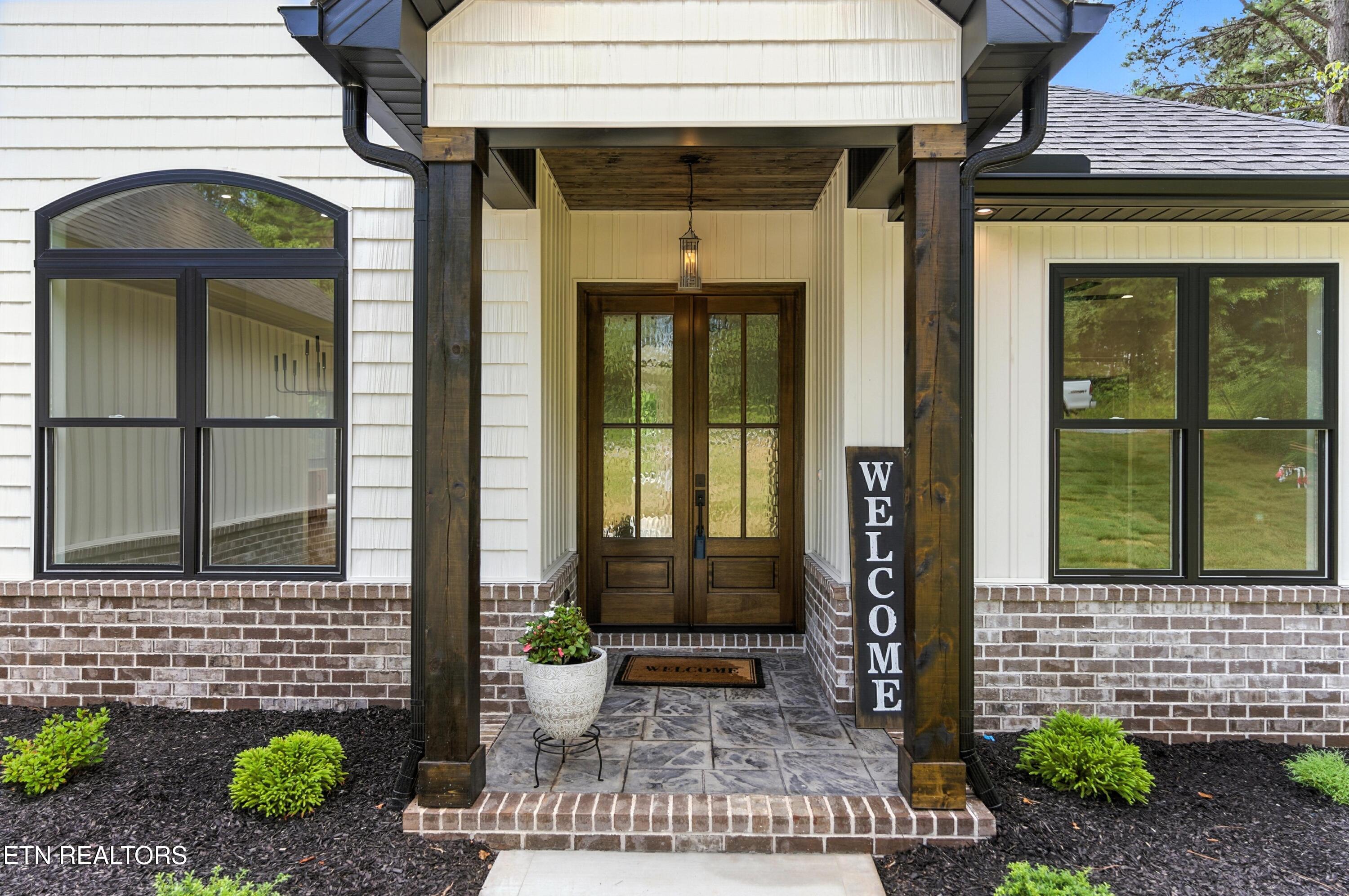 118 Amohi Way