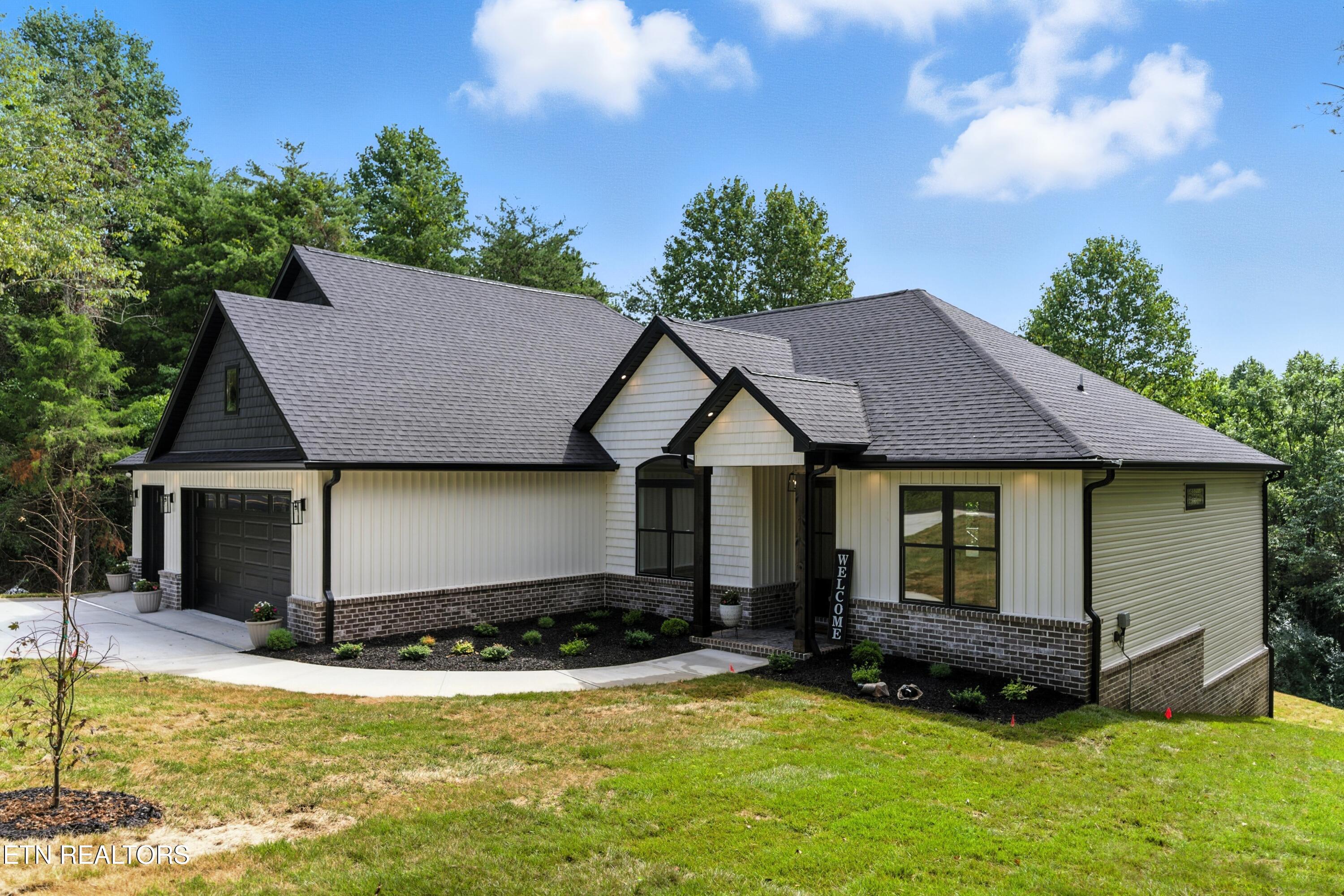118 Amohi Way