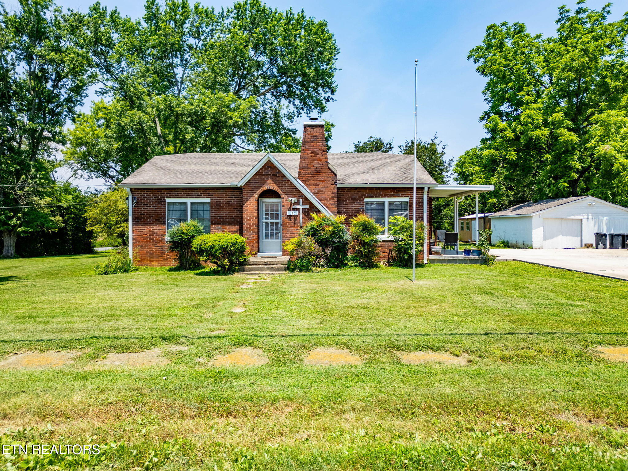 313 Locust St
