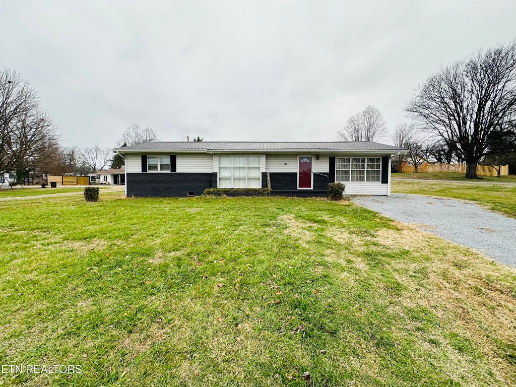 Photo of 722 Netherton Drive, Madisonville, TN 37354 (MLS # 1325792)