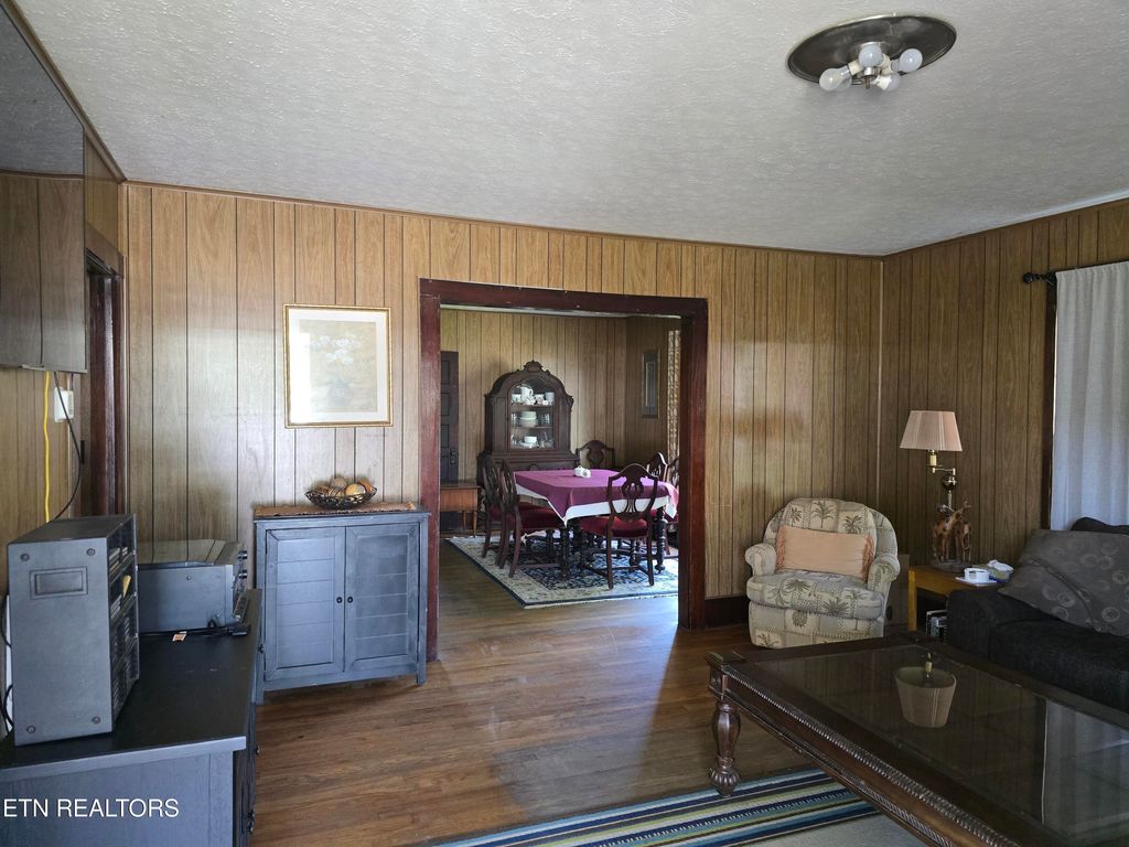 Photo of 215 Walden Ave, Harriman, TN 37748 (MLS # 1317032)