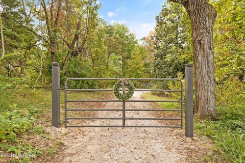 Tiny photo for 225 Pleasant View Loop, Clinton, TN 37716 (MLS # 1359509)