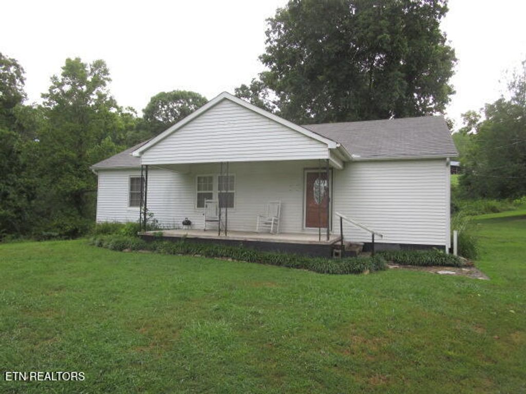 Photo of 391 Smokey Rd, Rutledge, TN 37861 (MLS # 1310071)