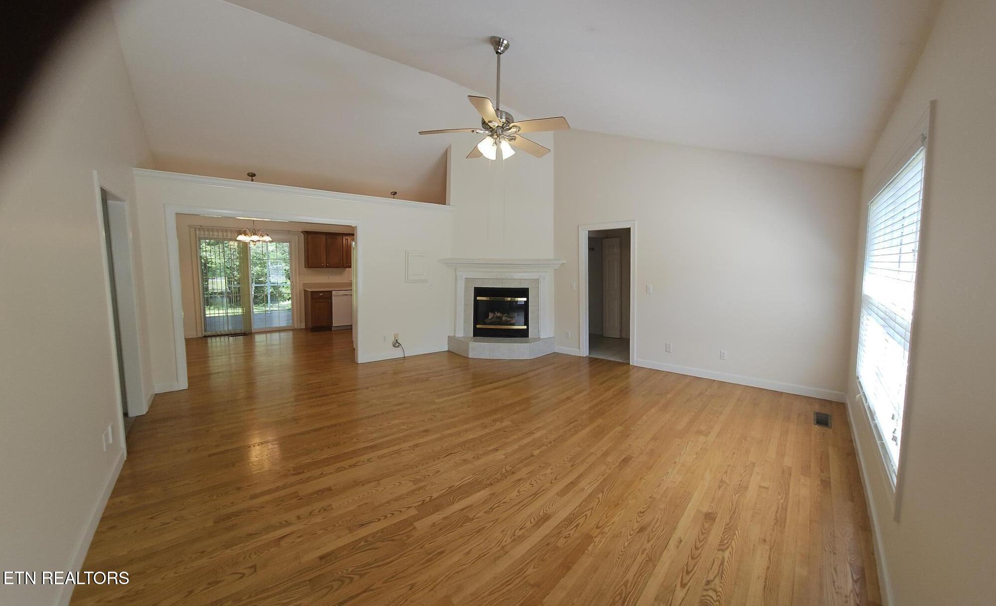 1124 E Deer Creek Drive