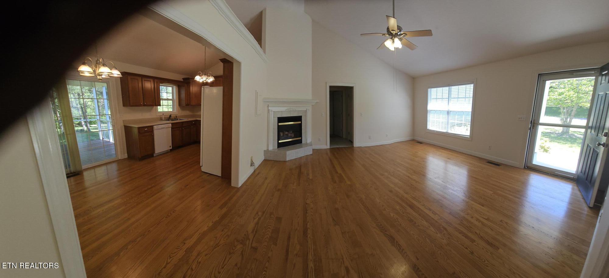 1124 E Deer Creek Drive