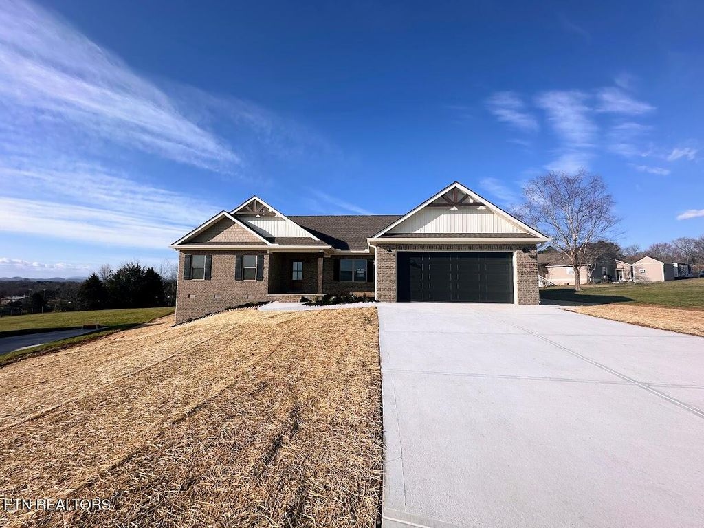 Photo of 306 Oakwood Drive, Madisonville, TN 37354 (MLS # 1287966)