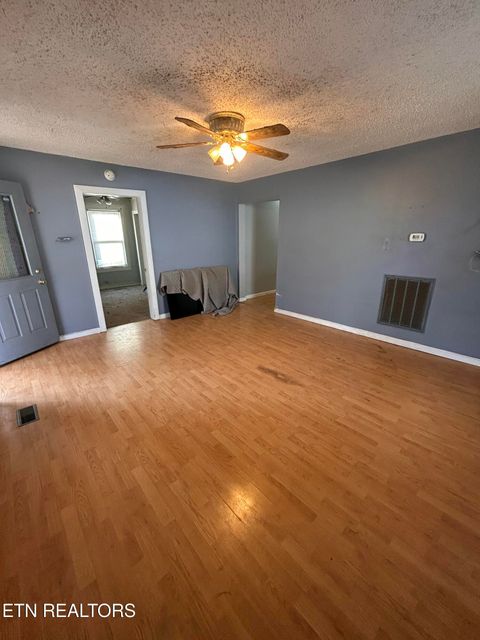 Tiny photo for 101 Mcdaniel Ave, Knoxville, TN 37920 (MLS # 1325590)
