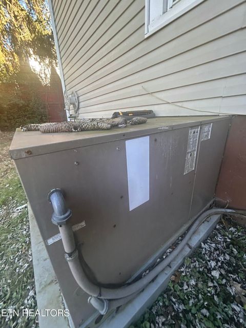 Tiny photo for 101 Mcdaniel Ave, Knoxville, TN 37920 (MLS # 1325590)