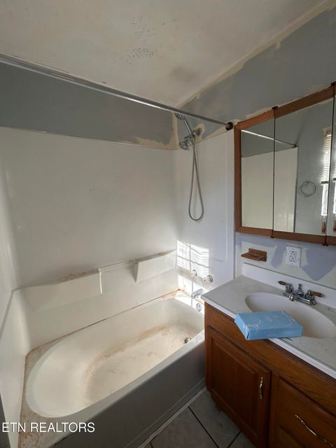 Tiny photo for 101 Mcdaniel Ave, Knoxville, TN 37920 (MLS # 1325590)