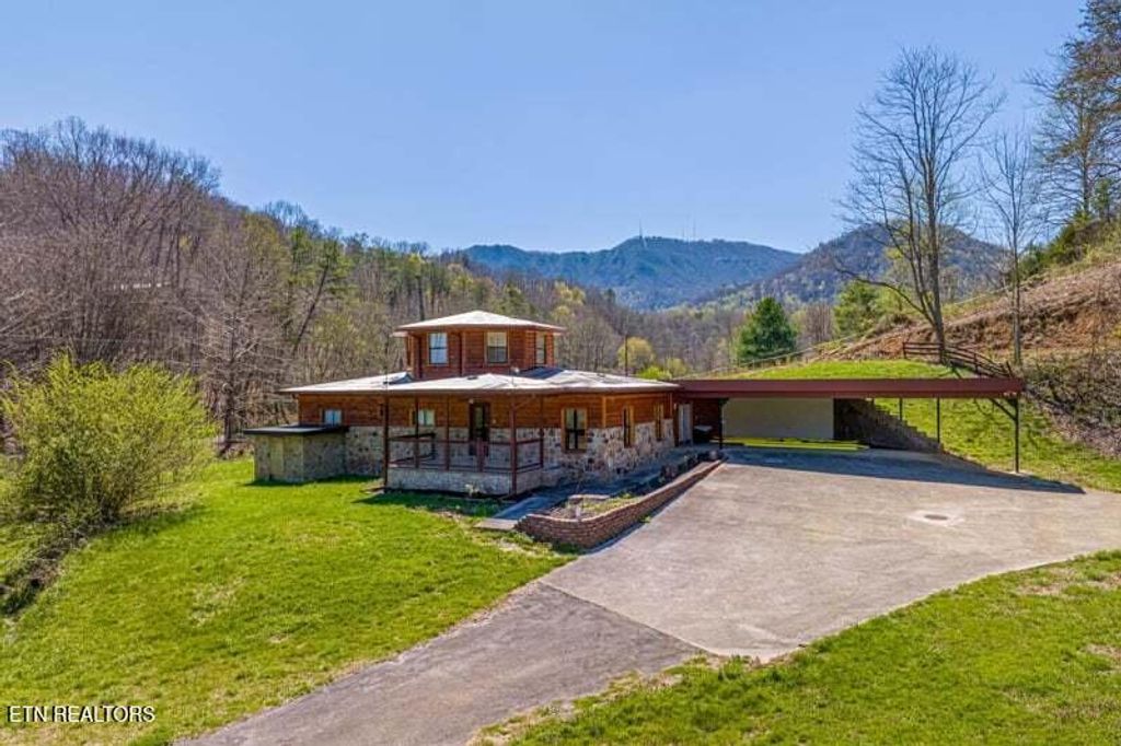 Photo of 565 Sugar Loaf Rd, Seymour, TN 37865 (MLS # 1289525)