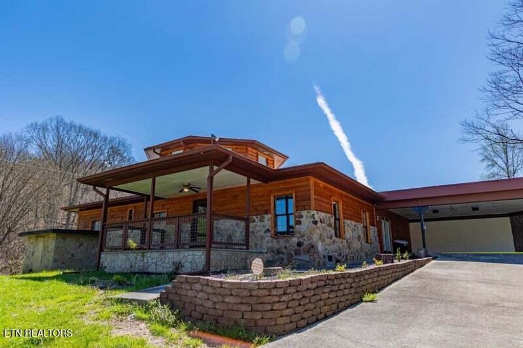 Photo of 565 Sugar Loaf Rd, Seymour, TN 37865 (MLS # 1289525)