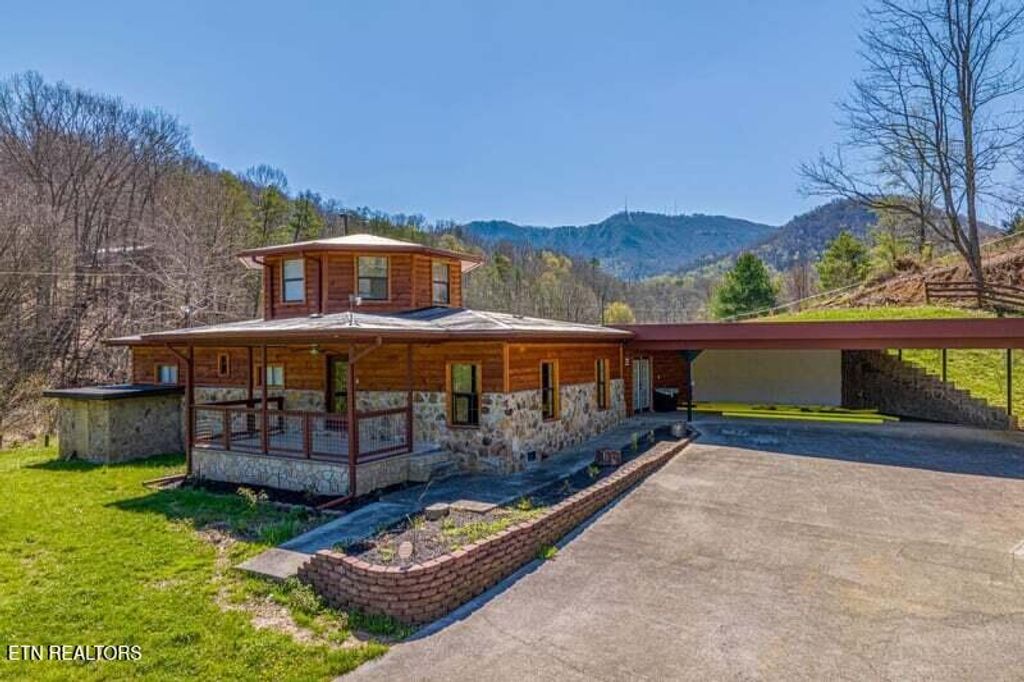 Photo of 565 Sugar Loaf Rd, Seymour, TN 37865 (MLS # 1289525)