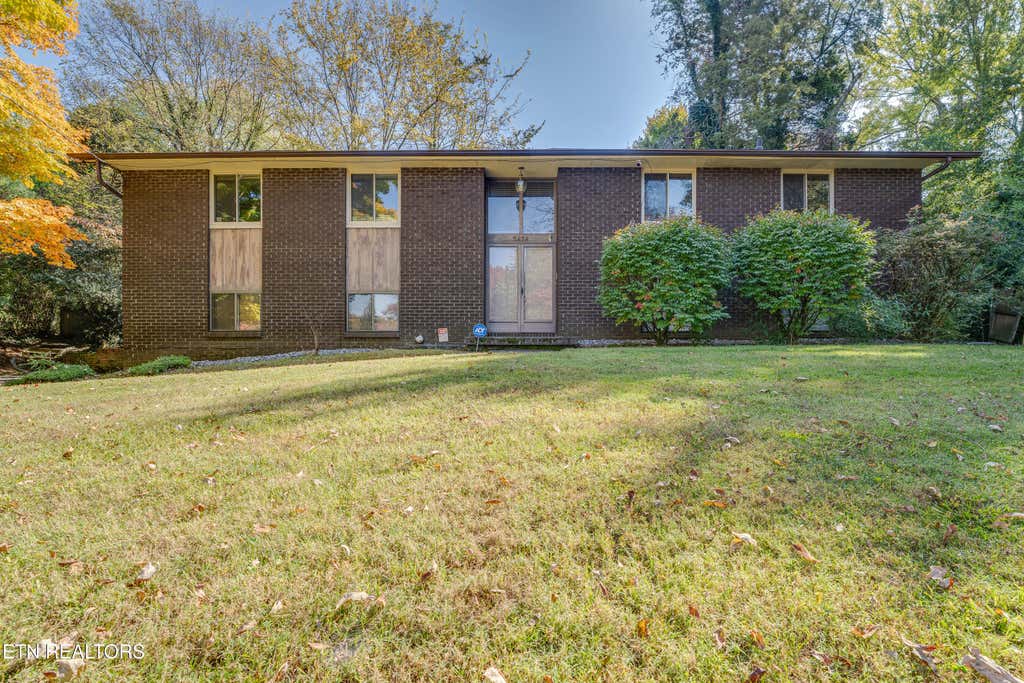 Photo of 5424 Yosemite Tr, Knoxville, TN 37909 (MLS # 1280520)