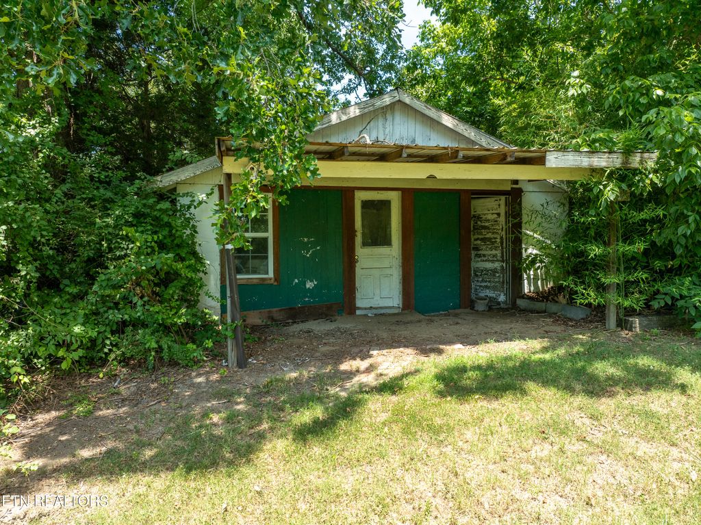 Photo of 1218 Ratledge Rd, Friendsville, TN 37737 (MLS # 1268656)